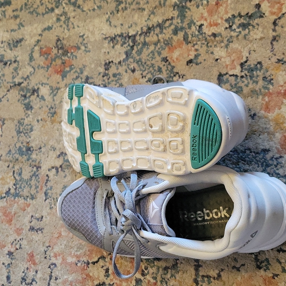 Reeboks size 7.5